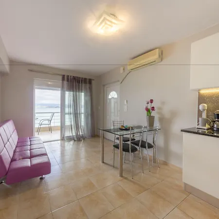Kiveri Apartments شقة