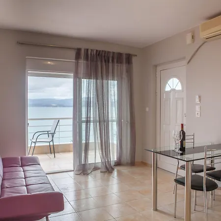 شقة Kiveri Apartments كيفيريون