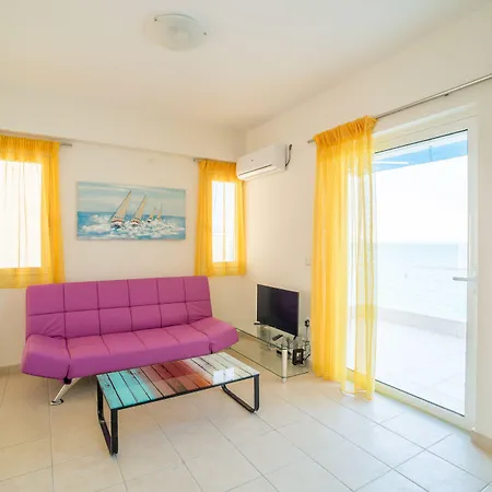 Kiveri Apartments *