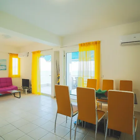 شقة Kiveri Apartments كيفيريون