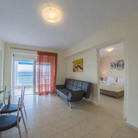 Kiveri Apartments شقة